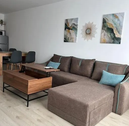 New And Stylish Tuthon 公寓 *